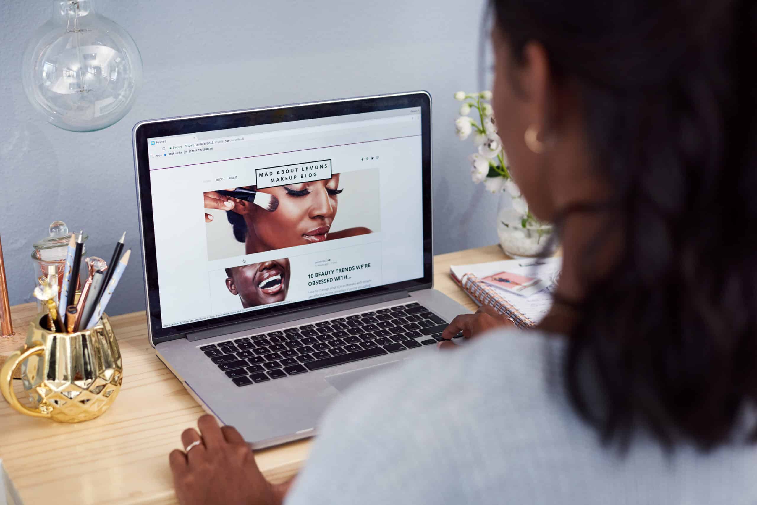 how can live chat help convert more website visitors